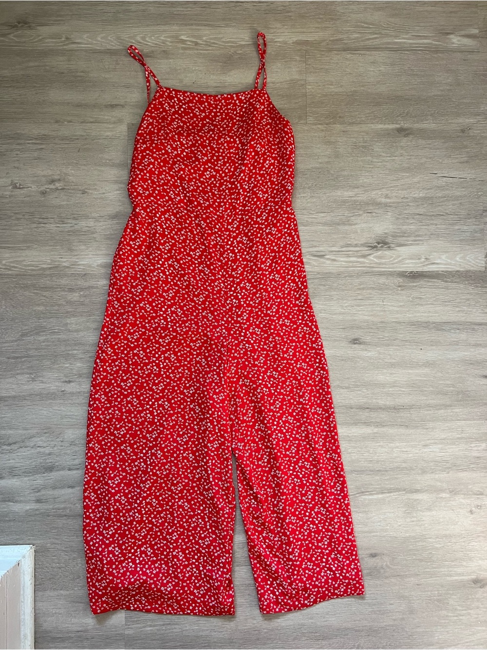 Wild Fable Red Floral Spaghetti-Strap Jumpsuit smocked & open back Small